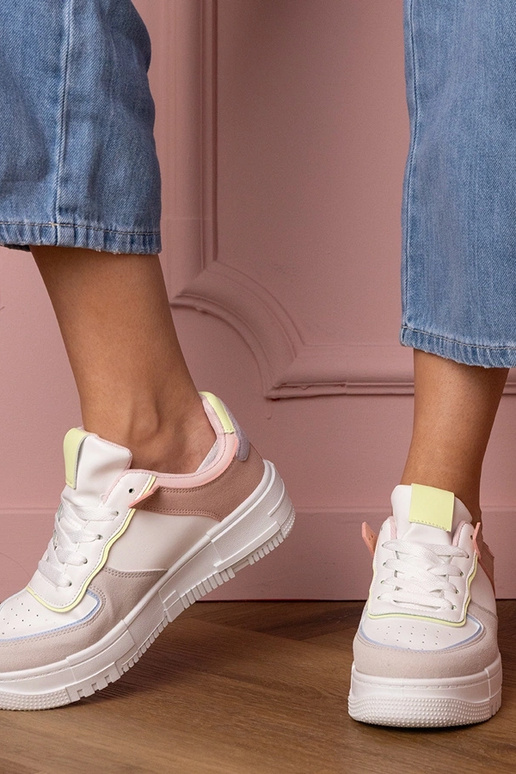 Tênis femininos brancos e cinzas com...