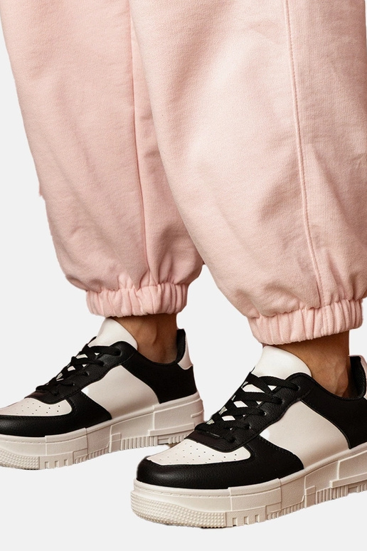 Tênis femininos pretos com plataforma...