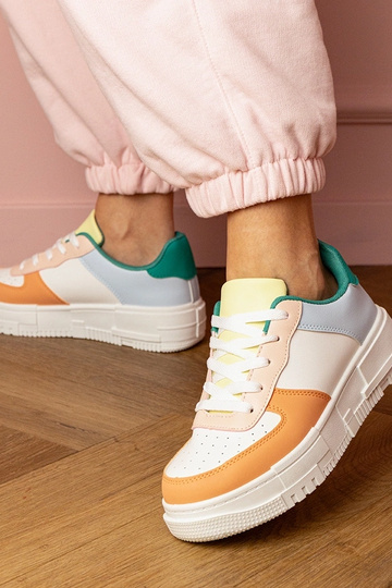 Tênis femininos laranja com... 2