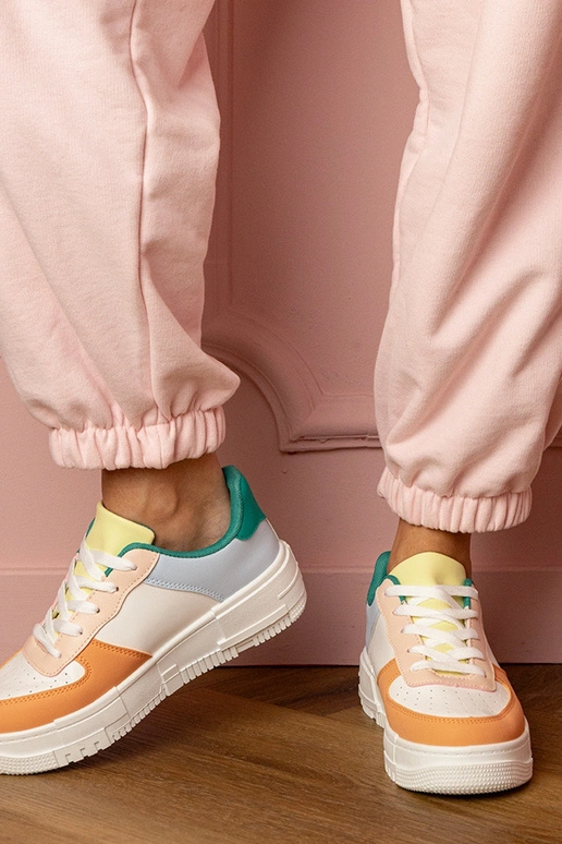 Tênis femininos laranja com...