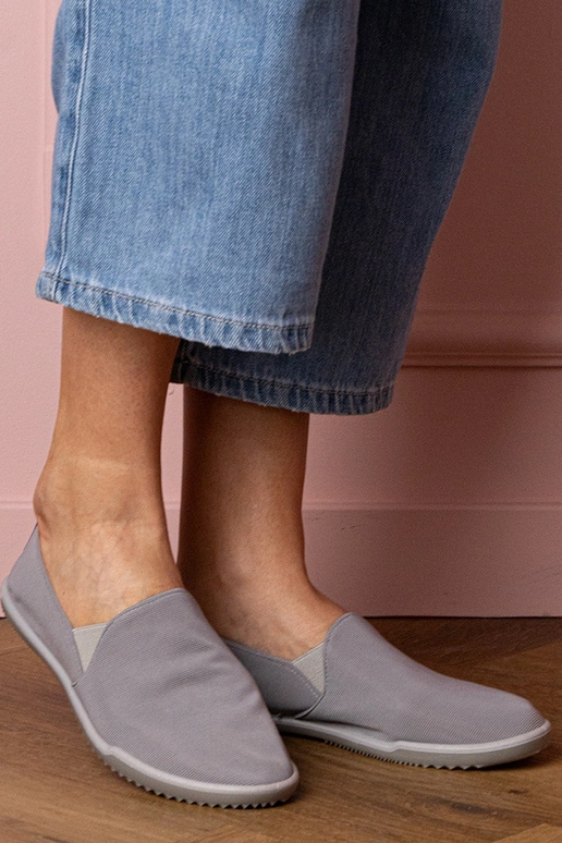 Sandálias esportivas femininas cinzas...