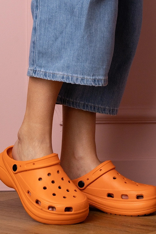 Chinelos femininos fechados laranjas...