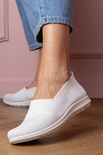 Sandálias brancas femininas... 2