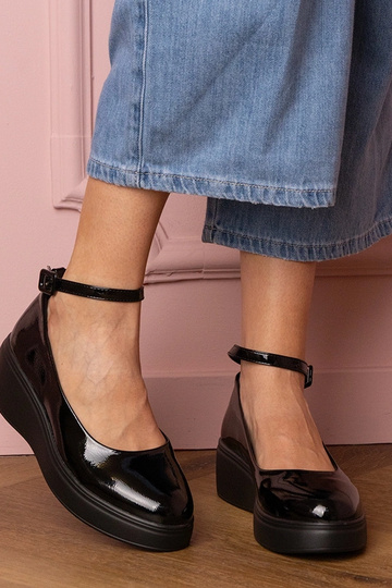 Sapatos femininos negros... 2