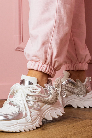 Ténis femininos brancos com... 2