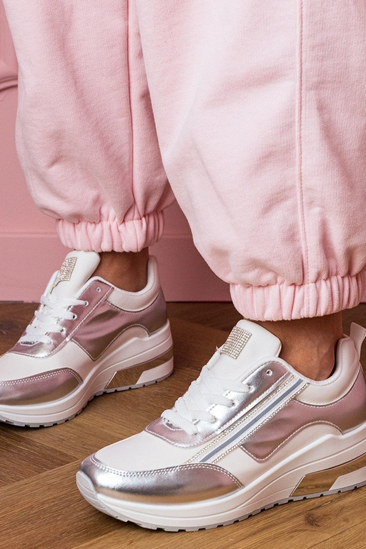 Ténis femininos brancos com cristais...