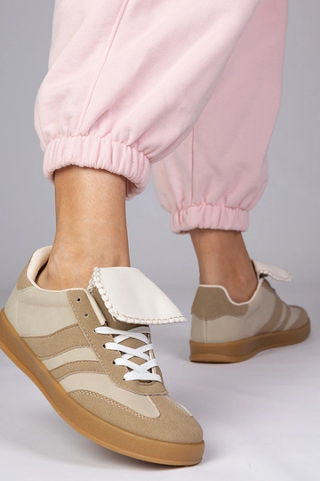 Tênis femininos em tom... 2