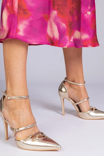 Sapatos de salto alto... 2