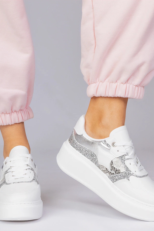 Ténis brancos com glitter e padrão de...