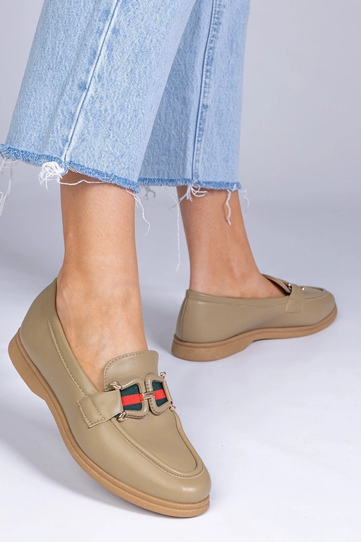 Mocassins pretos de couro sintético...