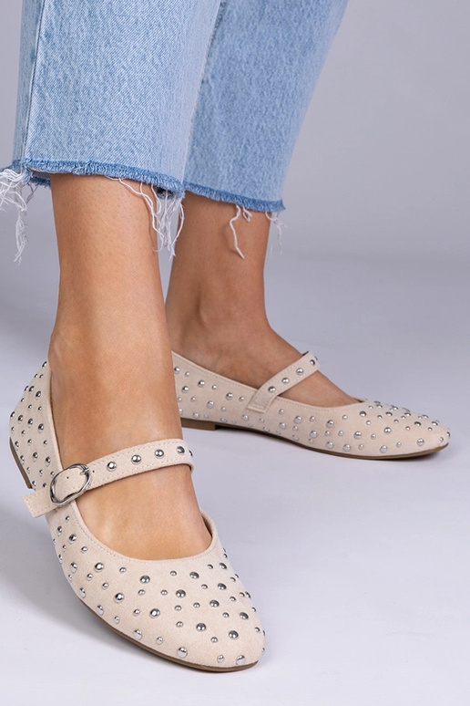Bailarinas bege com tachas e fivela,...