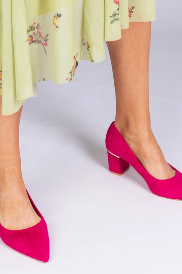 Sapatos de salto altos... 2