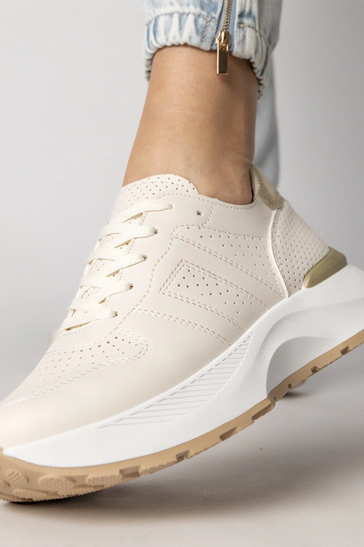 Tênis esportivos cor areia com...