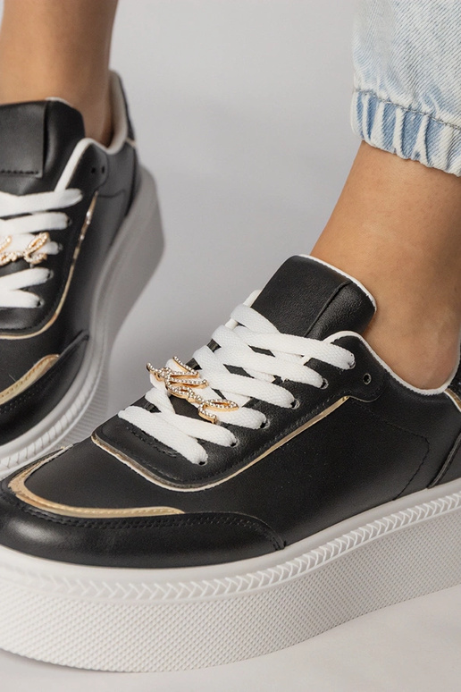 Tênis esportivos pretos com brilhos e...