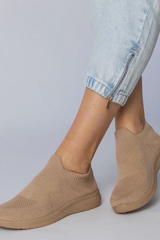 Tênis esportivos cor areia com cano...