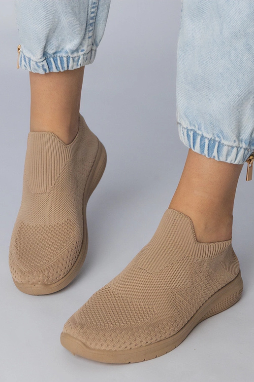 Tênis esportivos cor areia com cano...