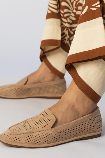 Mocassins bege em couro...