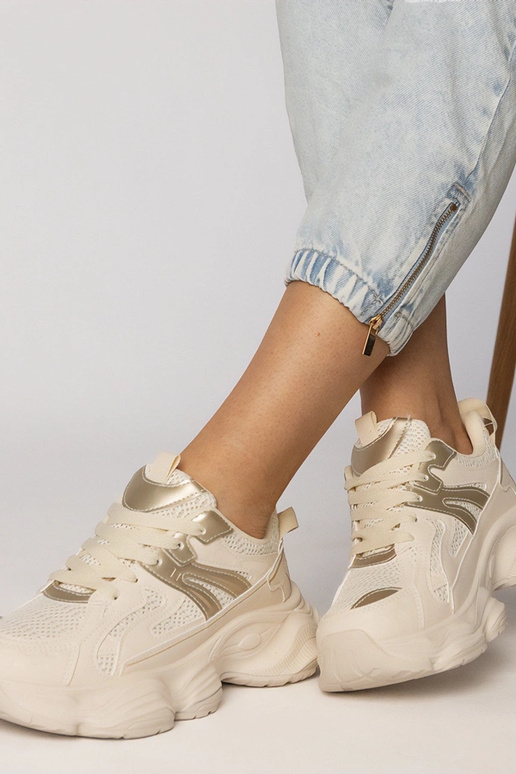 Tênis femininos cor areia com detalhe...