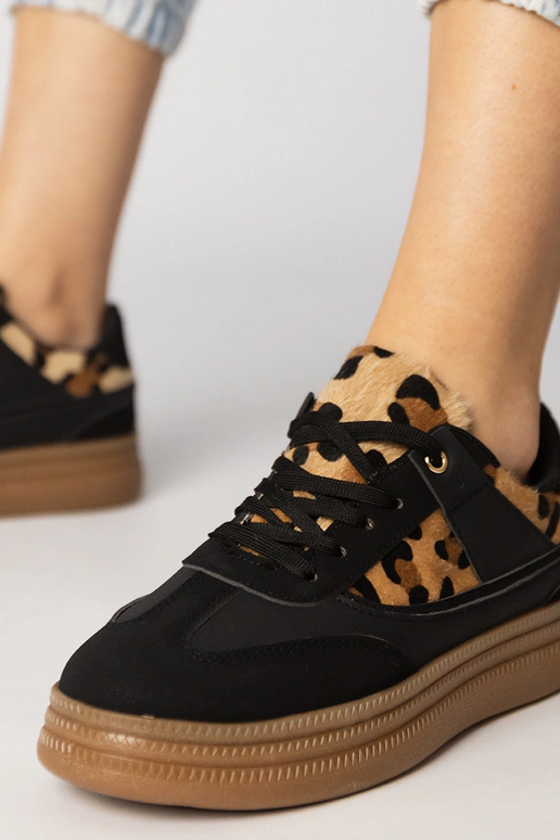 Tênis femininos de camurça com... Tênis femininos de camurça com...