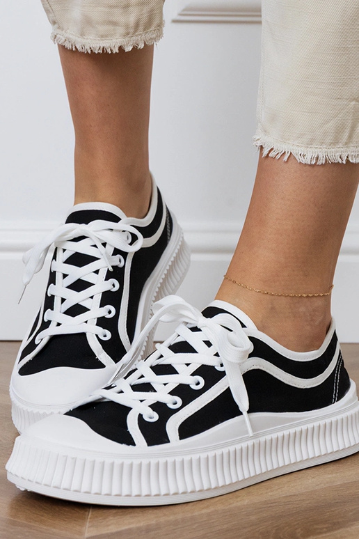 Sapatos femininos pretos com...