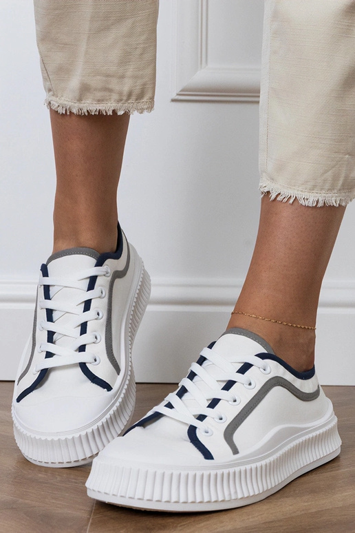 Sapatos femininos brancos com...