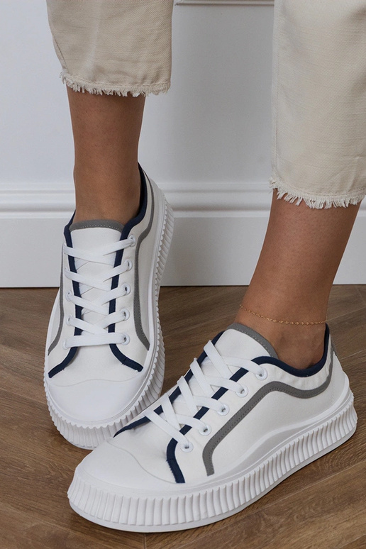 Sapatos femininos brancos com...