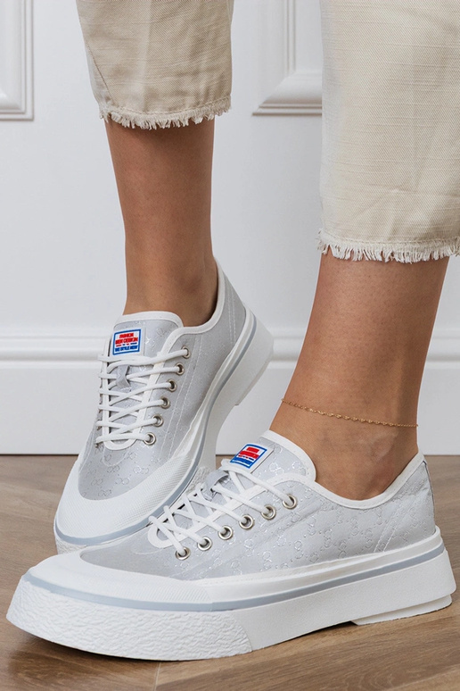 Sapatos femininos cinzas com...