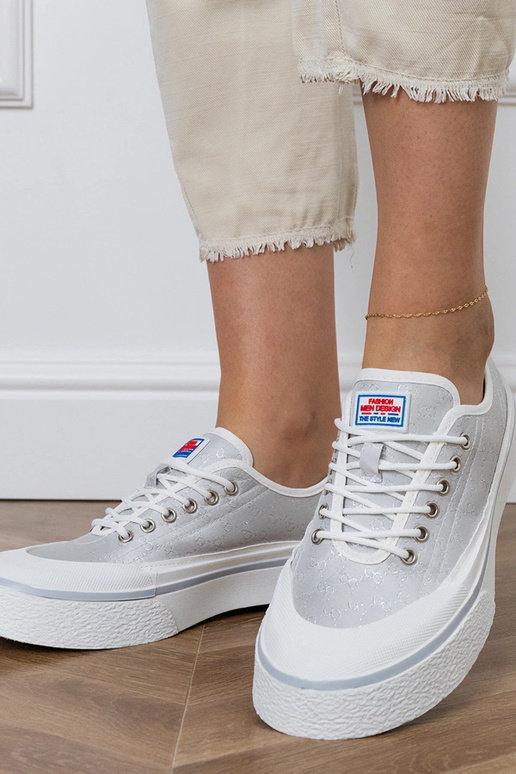 Sapatos femininos cinzas com...