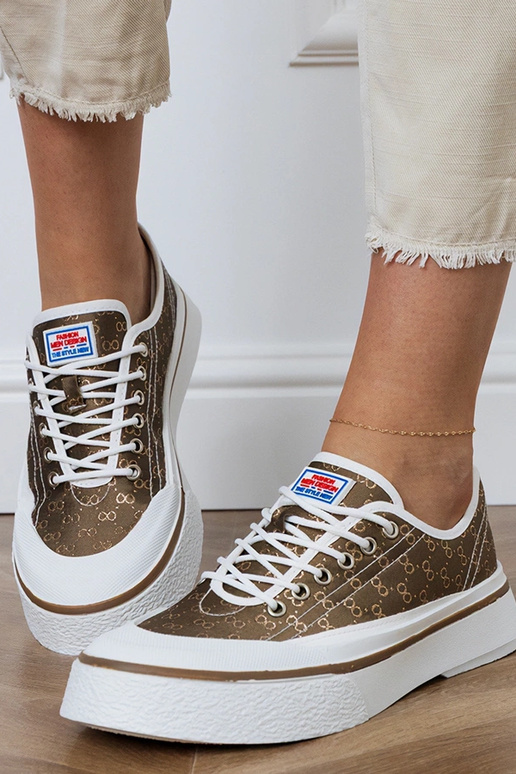 Sapatos femininos marrons com...