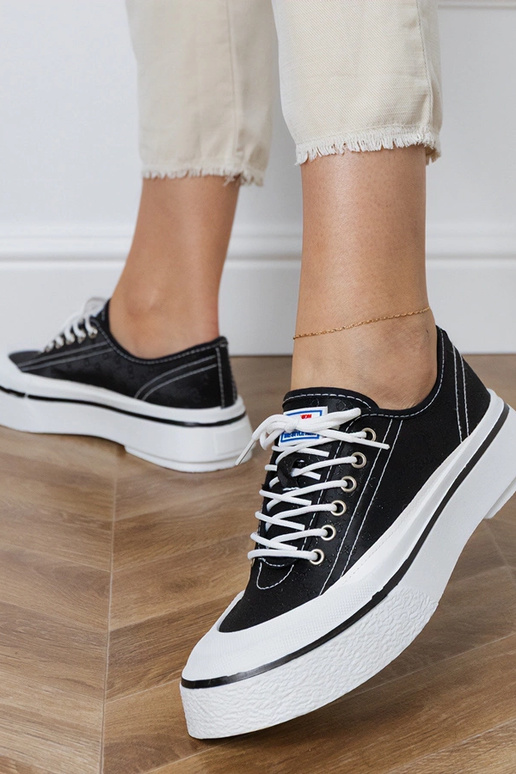 Sapatos femininos pretos com...