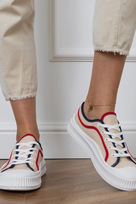 Sapatos femininos em tom areia com...