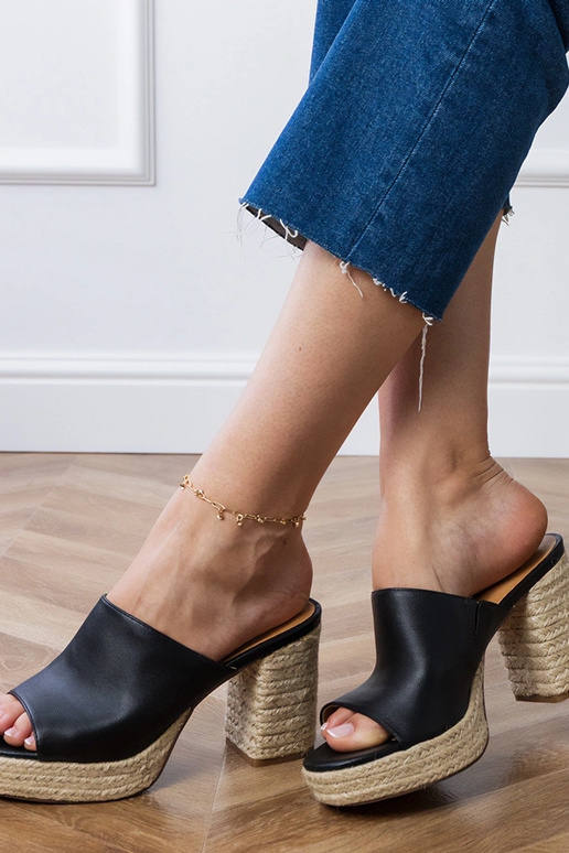 Grande espadrilhas pretas com salto