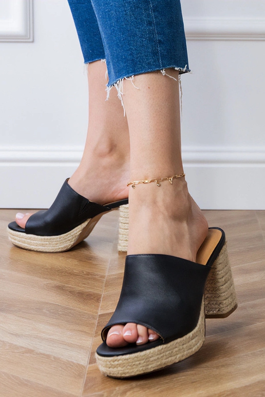 Grande espadrilhas pretas com salto