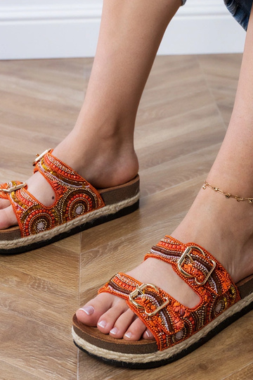 Chinelos laranja étnicos com fivelas nas tiras, "Zebrina"