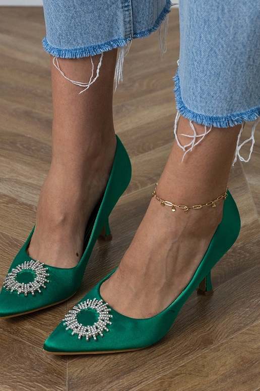 Sandálias de seda verdes com... Sandálias de seda verdes com...