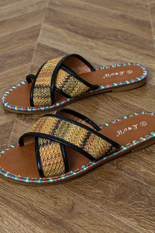 Chinelos pretos de sola plana com...