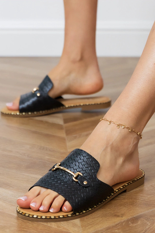 Chinelos pretos de sola plana com...