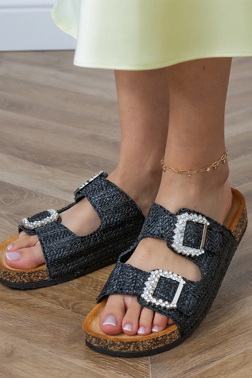 Chinelos pretas com sola de cortiça e...