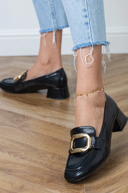 Botinhas femininas pretas com salto... Botinhas femininas pretas com salto...