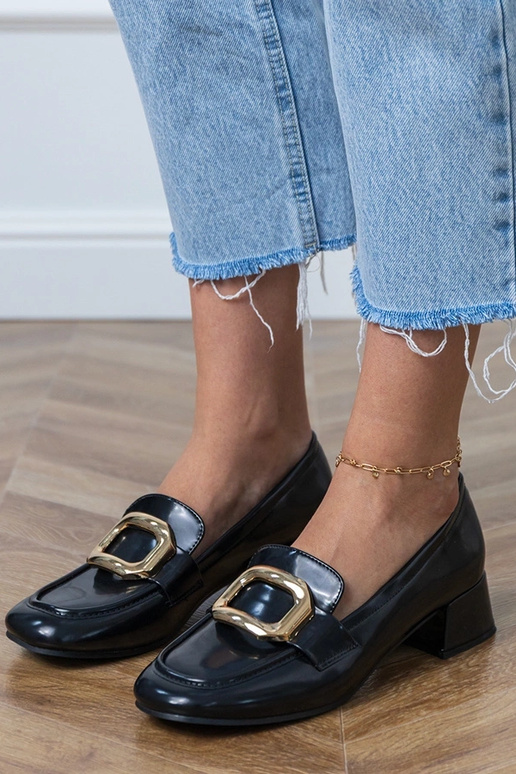 Botinhas femininas pretas com salto... Botinhas femininas pretas com salto...