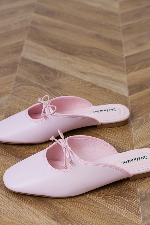 Chinelos fechados rose com sola plana...