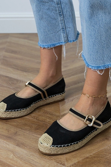 Espadrilhas pretas com fivela decorativa Pilata