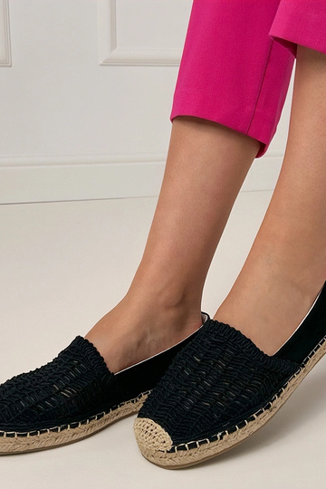 Espadrilhas pretas vazadas na plataforma Plevis 2