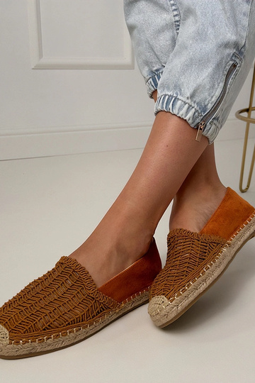 Espadrilhas marrons vazadas na plataforma Plevis 2