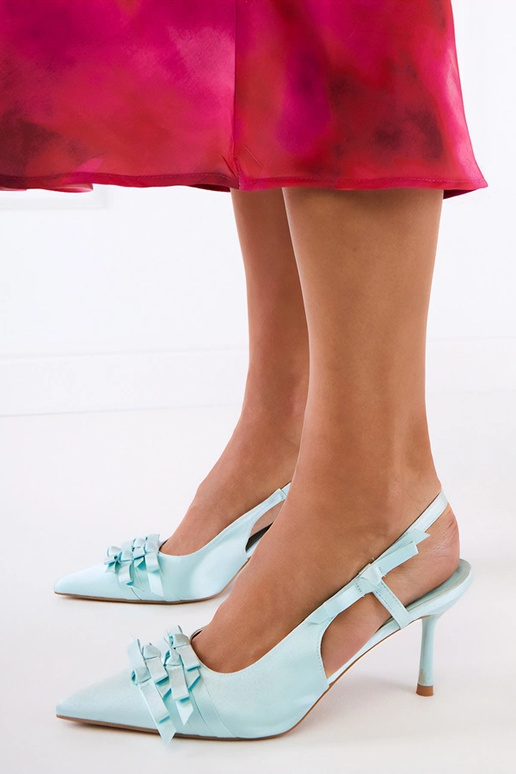 Sandálias verdes de salto alto com...