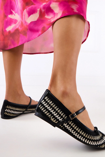 Sapatilhas pretas de tecido...