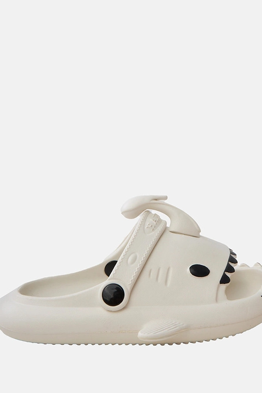 Chinelos infantis brancos com motivos... Chinelos infantis brancos com motivos...