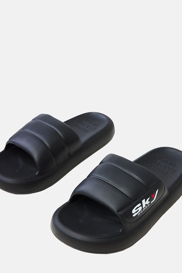 Chinelos de borracha...