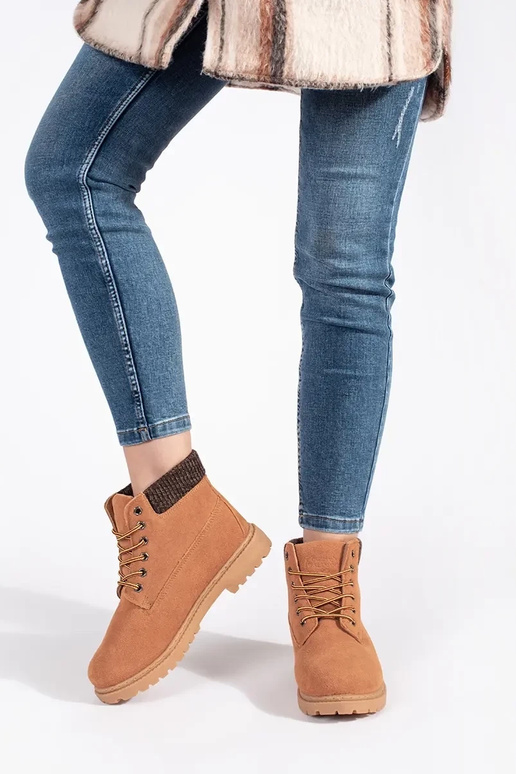 sapatos femininos feitos de couro...