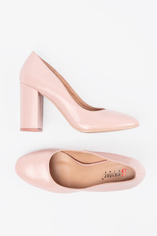 Sapatos de salto alto laqueados rosa